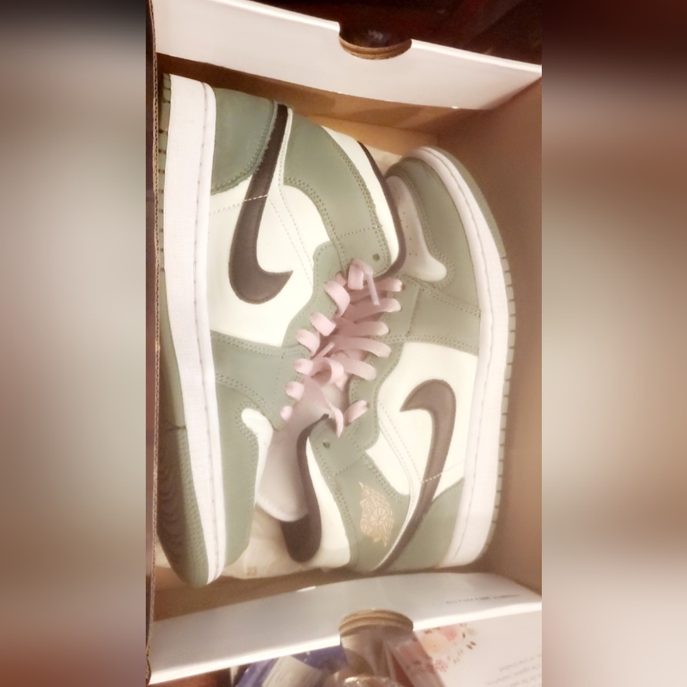 JORDAN 1S DUTCH GREEN